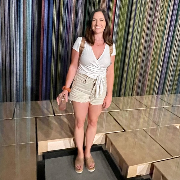 Designer at heart who loves to buy&sell threads - Picture 6 of 9